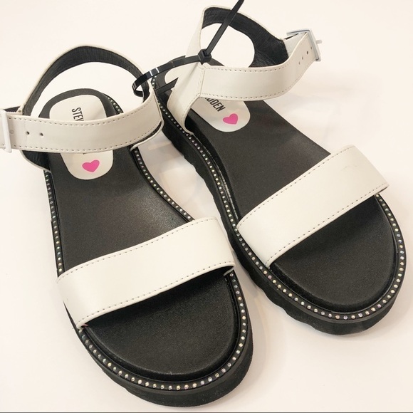 Steve Madden Size 4 Rhinestone Hook and Loop Flat Heel /Platform Sandals - Picture 1 of 7